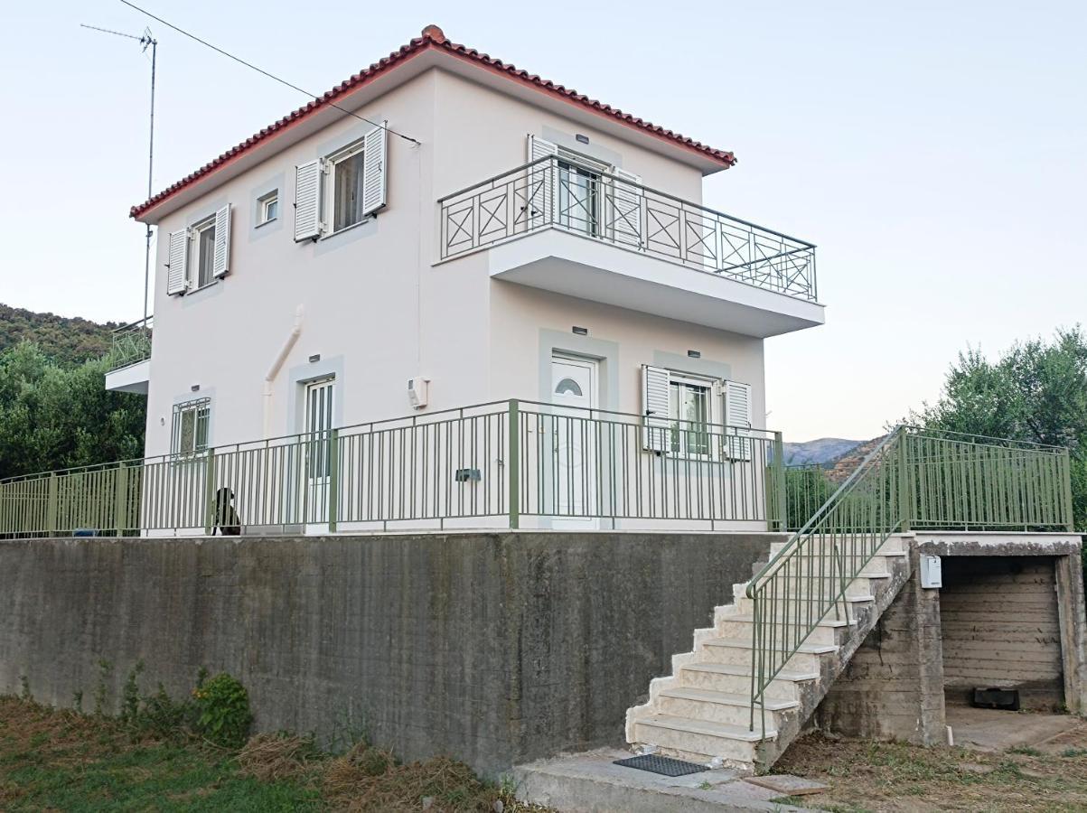 Zoi'S Hοuse.Vacation Home In Mani Near Vathi Beach エクステリア 写真
